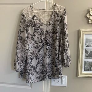 1x Floral Print Blouse